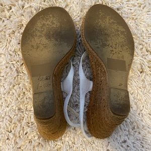 Steve Madden wedge sandals size 6 women’s